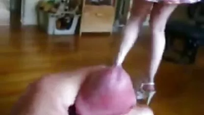 Rapariga com seios videos sexo velhas gordas grandes a foder com um tipo num colchão de ar