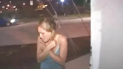 A enfermeira trata pornografia. porno na veia