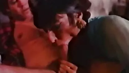 A mulher vem-se na videos sexo com velhinhas boca