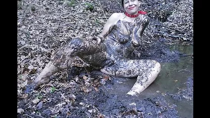 A mãe mostra vídeo pornô de velha de 80 anos à filha como chupar uma pila