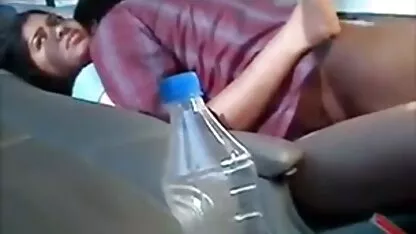 Uma loira sexy com um homem quero ver vídeo pornô de mulher velha