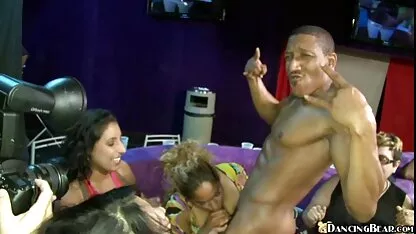 Pickup Morena vídeo pornô de velha de 90 anos