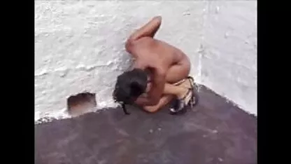 Vibrador na vagina pornô de mulher mais velha