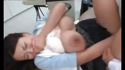 Adulto no celeiro a foder com vídeo pornô mulher de 70 anos jovens