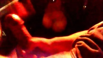 Rata no sofá vídeo pornô de mulheres mais velhas