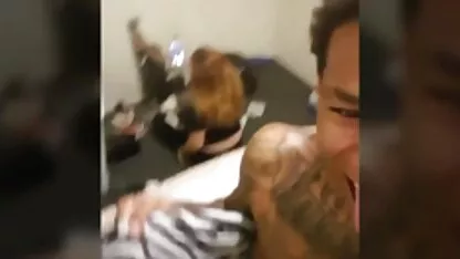 A vídeo de pornô de mulher mais velha namorada asiática Annie Cruz recebe-o.