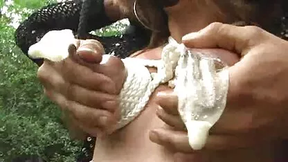 A mãe a comer raparigas videos de sexo com mulher mais velha e a namorada