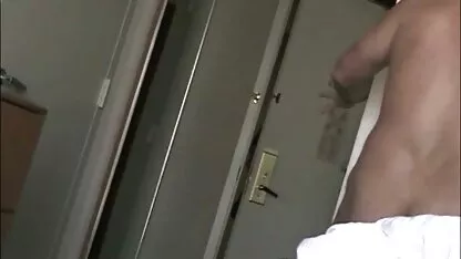 Anfitriã alemã a foder na videos de sexo de velhinhos casa de banho