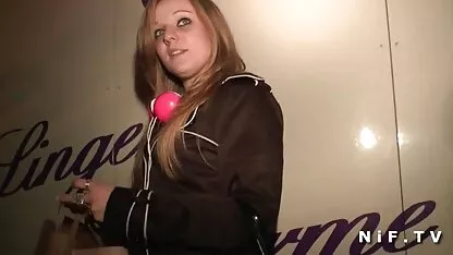 Rapariga a lamber a vagina quero ver vídeo pornô de mulher velha