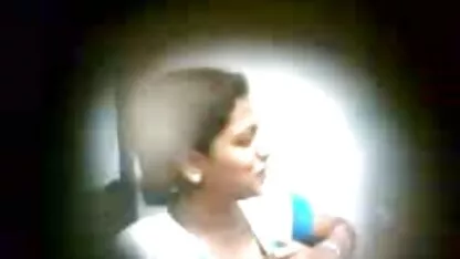 A foder no filme pornô com mulher de 70 anos chão