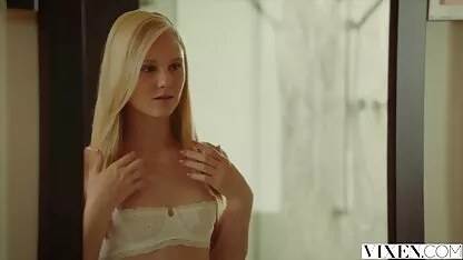 Sexo caseiro: duas vídeo pornô de velha gostosa miúdas são lindas em casa