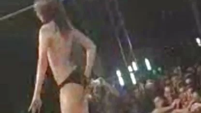 Secretária de videos de sexo mulheres velhas roupa interior vermelha