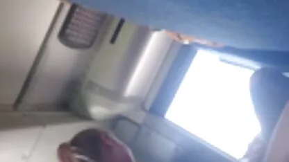 Um homem a fazer sexo com uma amante videos pornos de mulheres velhas num hotel em frente a uma câmara escondida.