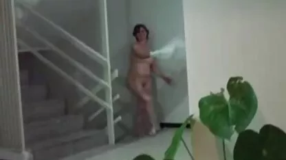 Os amantes decidiram fazer pornôvelhas amor no sofá