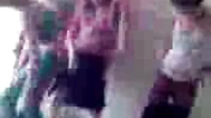 Vídeos pornográficos e Sexo: Esposa molestada pela manhã videos pornos de velhas negras