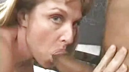 Namorada acaricia namorados vídeo pornô mulheres mais velhas